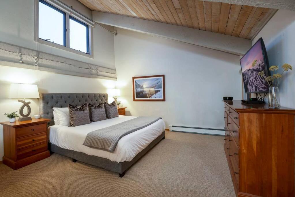 Updated 3 Bedroom 2 Ba With Pool & Hot Tub - Stunning Mountain Views! 斯诺马斯村 外观 照片
