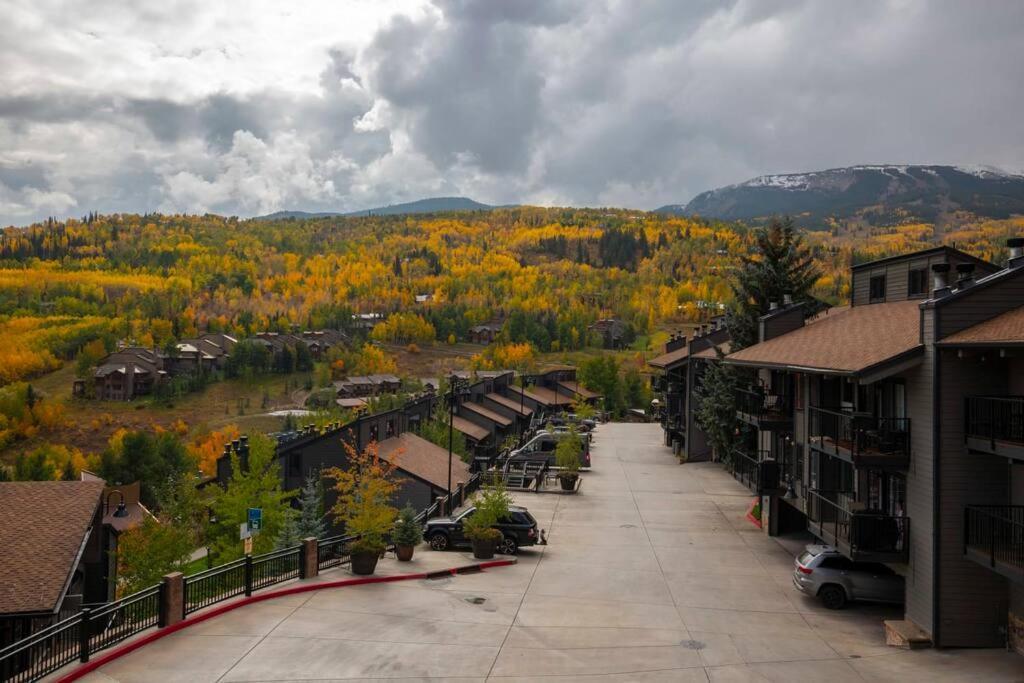 Updated 3 Bedroom 2 Ba With Pool & Hot Tub - Stunning Mountain Views! 斯诺马斯村 外观 照片